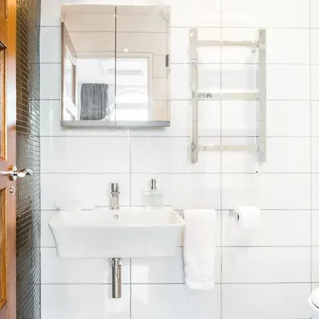 Stunning Duplex Penthouse In The City Centre *